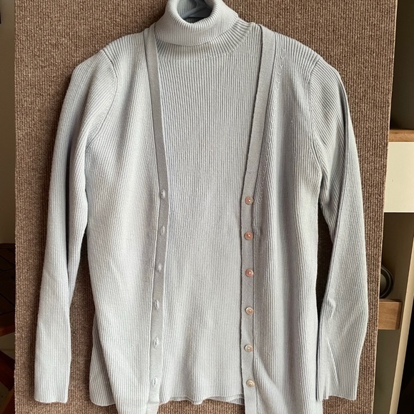2 pc light blue twin-set. 100% wool. - Picture 1 of 6